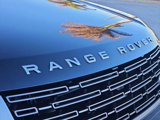 2026 Land Rover Range Rover P550e SE