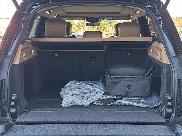 2026 Land Rover Range Rover P550e SE