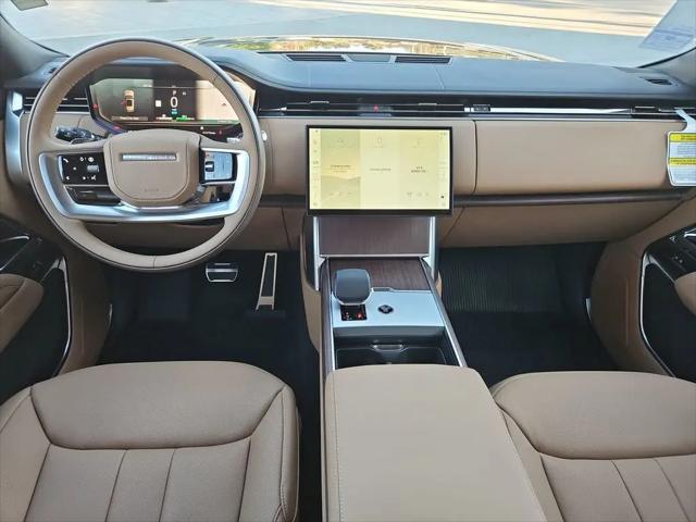 2026 Land Rover Range Rover P550e SE