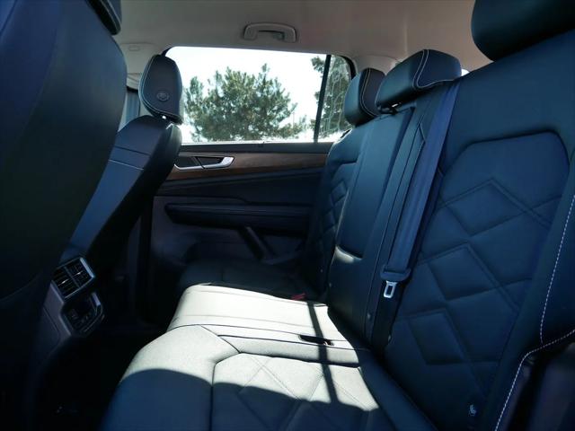 2026 Volkswagen Atlas SE with Technology
