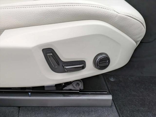 2024 Volvo XC90 Recharge T8 Plus Bright Theme 7-Seater