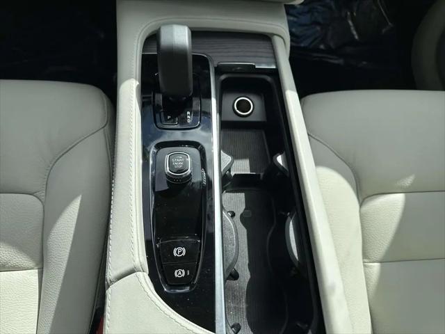 2024 Volvo XC90 Recharge T8 Plus Bright Theme 7-Seater