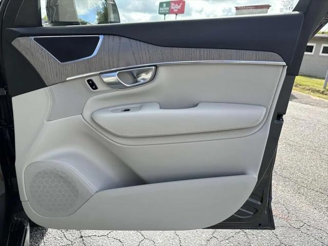 2024 Volvo XC90 Recharge T8 Plus Bright Theme 7-Seater