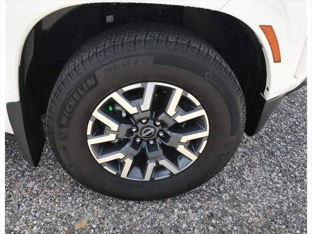 2024 Nissan Frontier Crew Cab SL 4x2