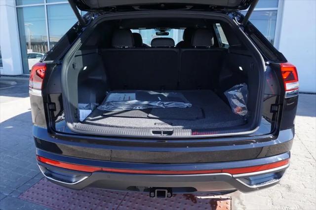 2026 Volkswagen Atlas Cross Sport SE with Technology