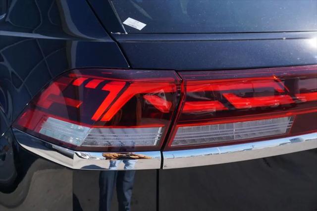 2026 Volkswagen Atlas Cross Sport SE with Technology
