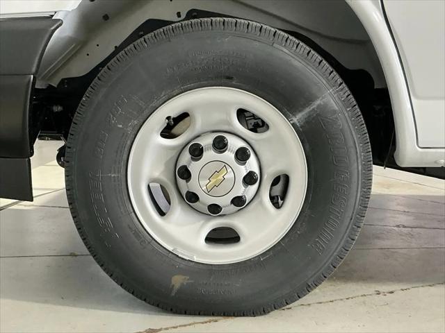 2026 Chevrolet Express Cargo Van 2500 Regular Wheelbase, WT, RWD