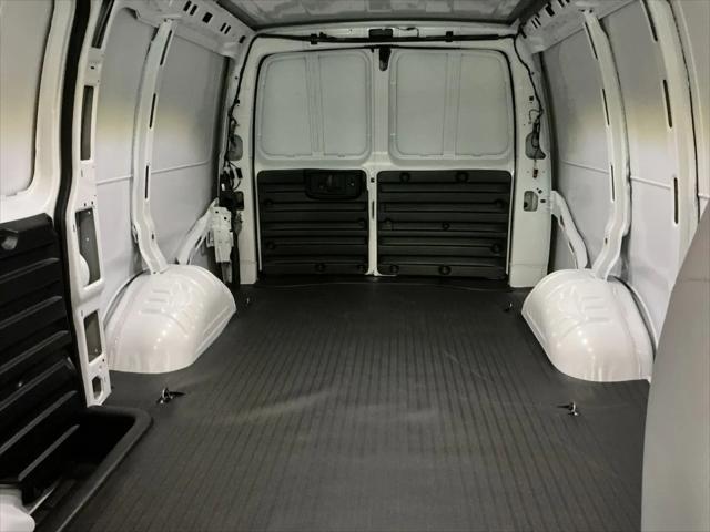 2026 Chevrolet Express Cargo Van 2500 Regular Wheelbase, WT, RWD