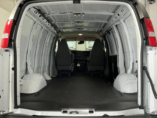 2026 Chevrolet Express Cargo Van 2500 Regular Wheelbase, WT, RWD
