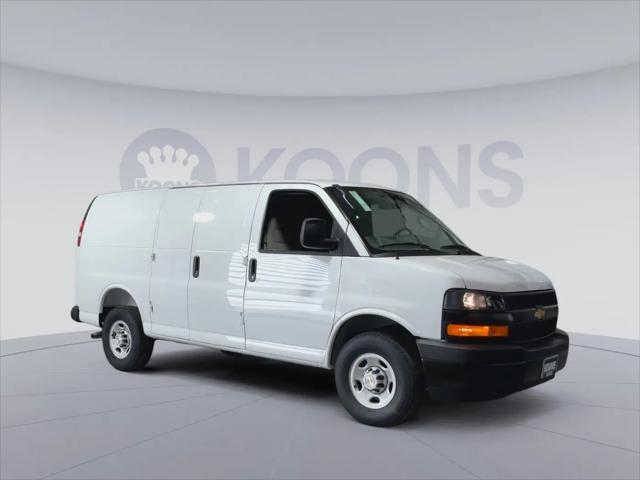 2026 Chevrolet Express Cargo Van 2500 Regular Wheelbase, WT, RWD