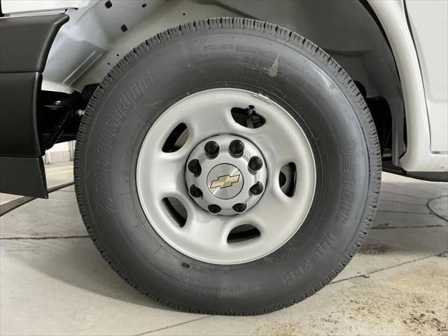 2026 Chevrolet Express Cargo Van 2500 Regular Wheelbase, WT, RWD
