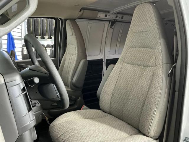 2026 Chevrolet Express Cargo Van 2500 Regular Wheelbase, WT, RWD