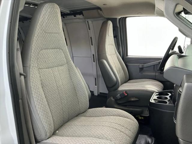 2026 Chevrolet Express Cargo Van 2500 Regular Wheelbase, WT, RWD