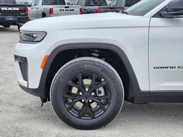 2026 Jeep Grand Cherokee Altitude 4x2
