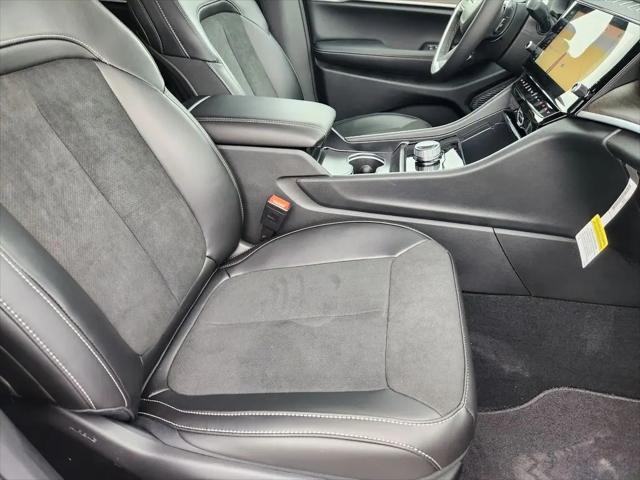 2026 Jeep Grand Cherokee Altitude 4x2