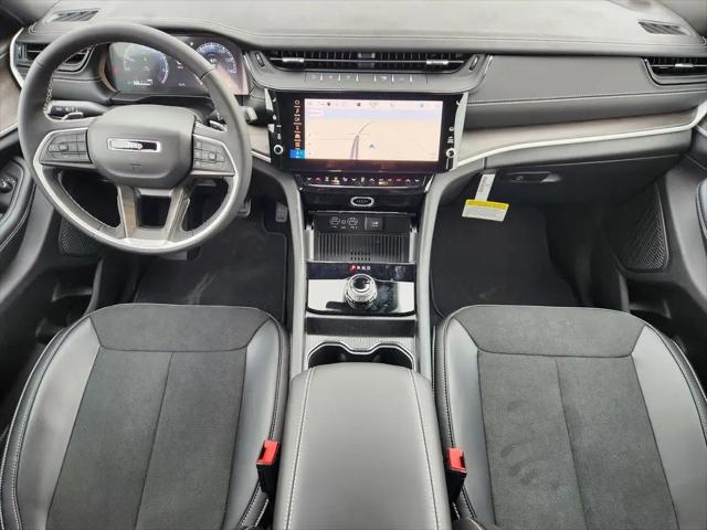 2026 Jeep Grand Cherokee Altitude 4x2