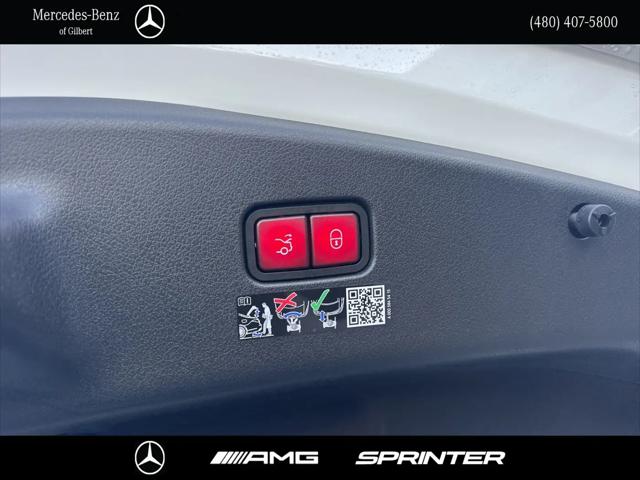 2026 Mercedes-Benz E-CLASS E 300 CLE 300