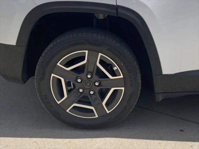 2026 Jeep Cherokee Laredo 4x4
