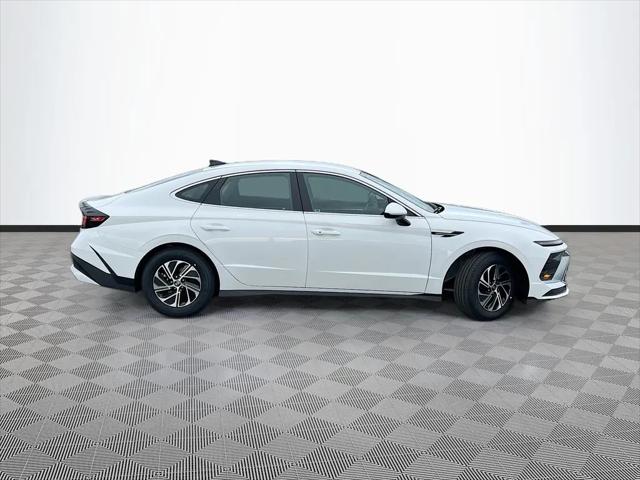 2026 Hyundai Sonata Hybrid Blue