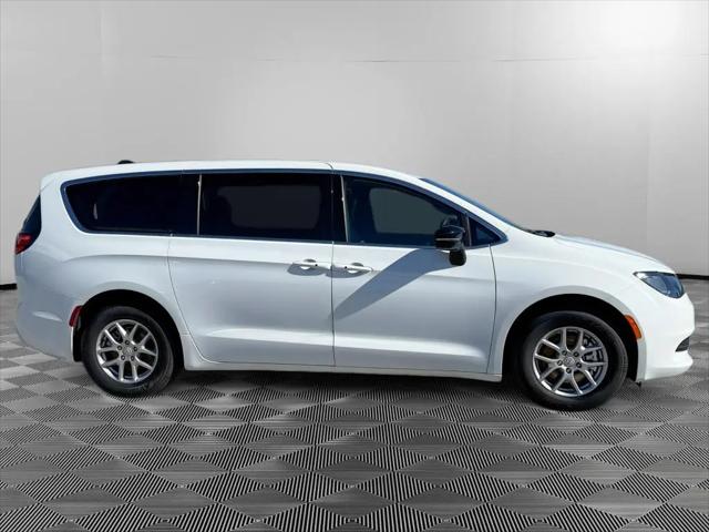 2026 Chrysler Voyager LX