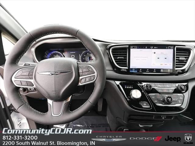 2026 Chrysler Voyager LX