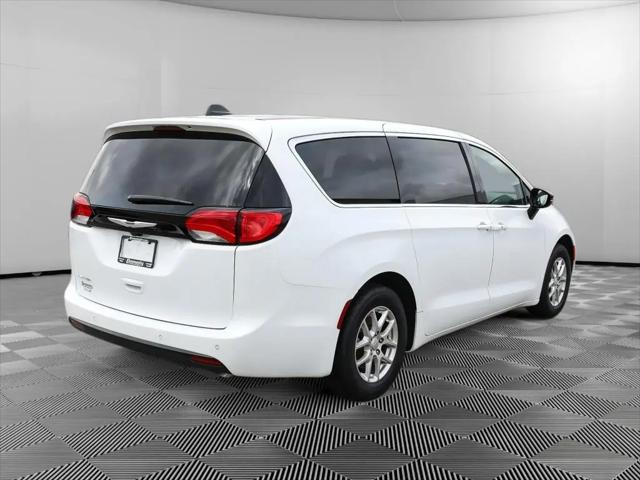 2026 Chrysler Voyager LX