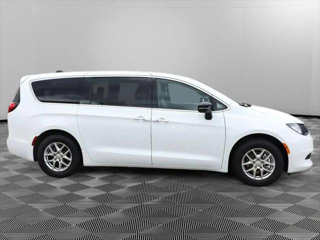 2026 Chrysler Voyager LX