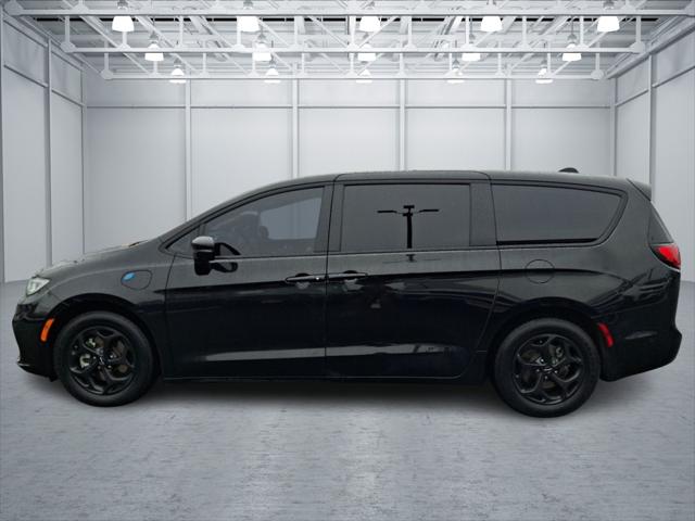 2023 Chrysler Pacifica Hybrid Limited