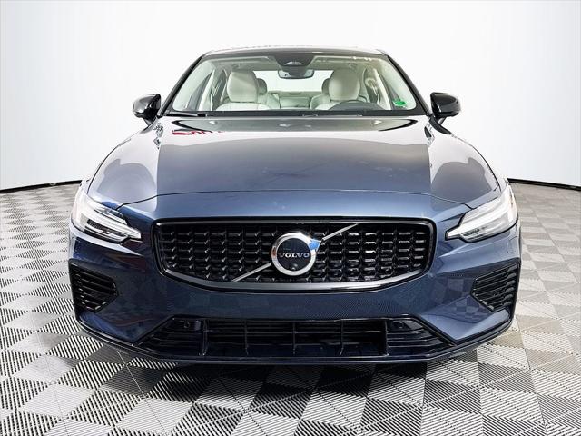 2024 Volvo S60 Recharge Plug-In Hybrid T8 Ultimate Dark Theme