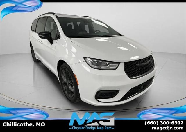 2025 Chrysler Pacifica Limited for sale in Chillicothe, MO