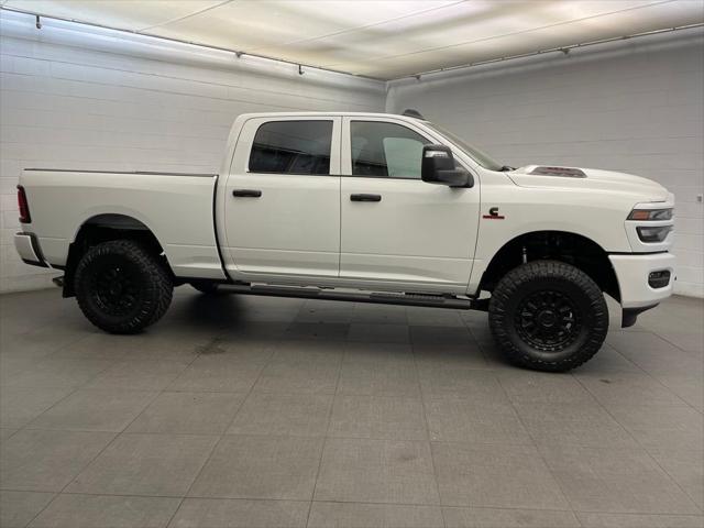 2026 RAM Ram 2500 RAM 2500 BLACK EXPRESS CREW CAB 4X4 64 BOX 2026 RAM Ram 2500 RAM 2500 BLACK EXPRESS CREW CAB 4X4 64 BOX