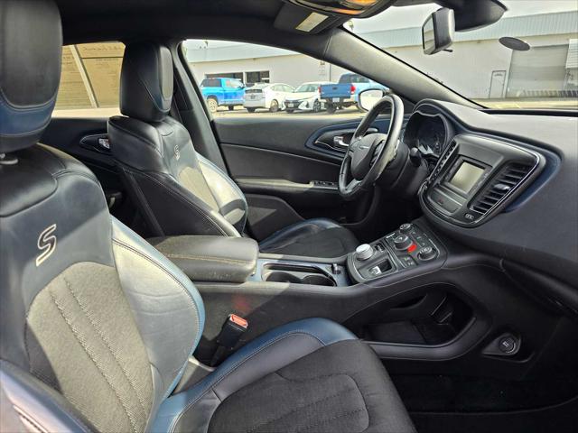 2016 Chrysler 200 S