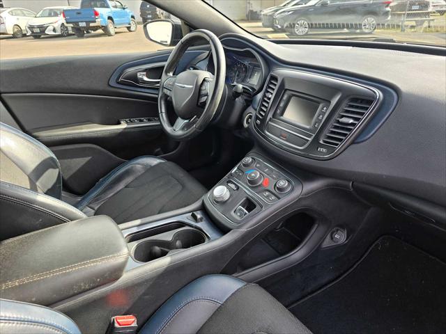 2016 Chrysler 200 S