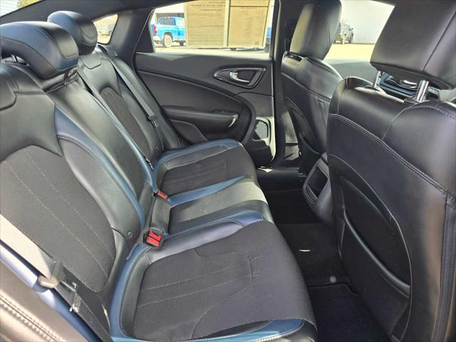 2016 Chrysler 200 S