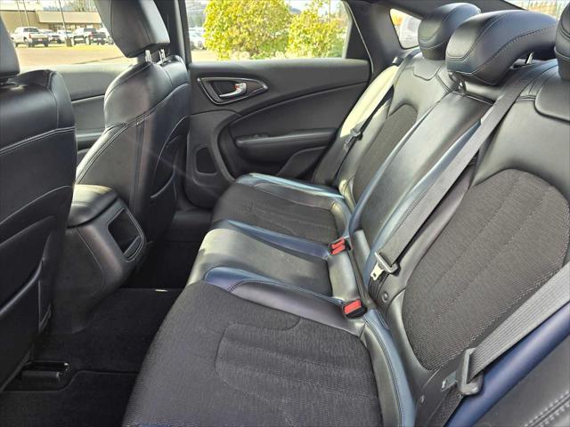 2016 Chrysler 200 S