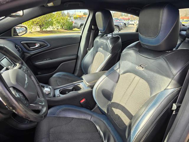 2016 Chrysler 200 S