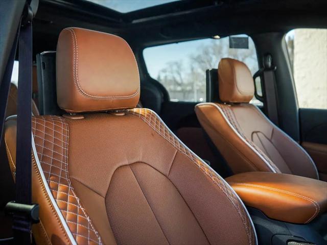 2026 Chrysler Pacifica Pinnacle AWD