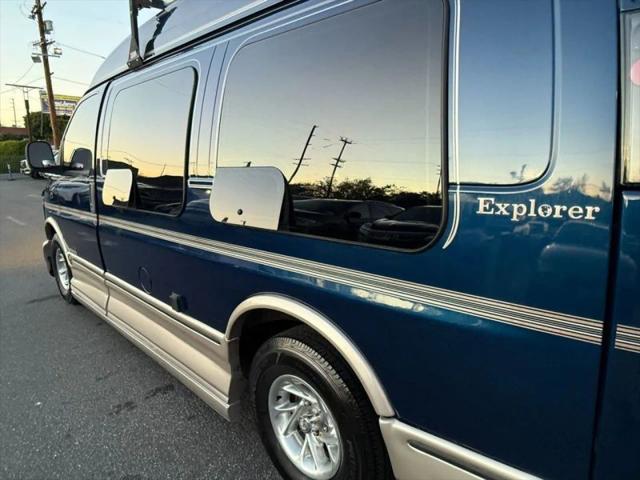 2002 GMC Savana Standard
