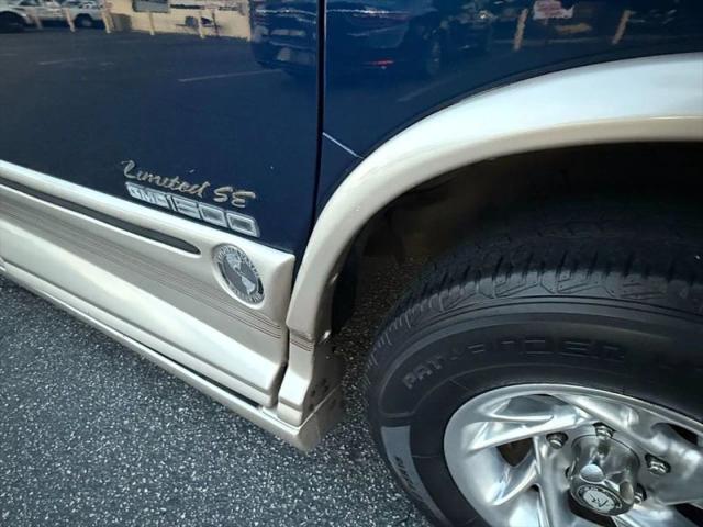 2002 GMC Savana Standard