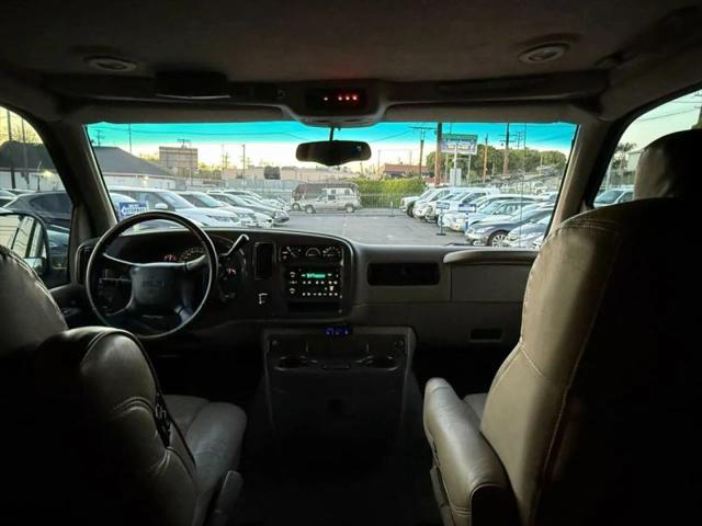 2002 GMC Savana Standard
