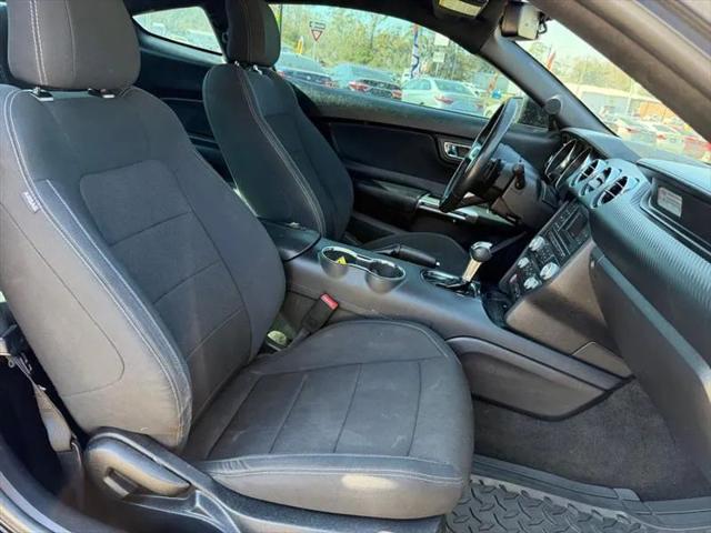 2016 Ford Mustang V6