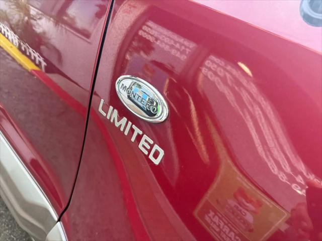 2001 Mitsubishi Montero Limited
