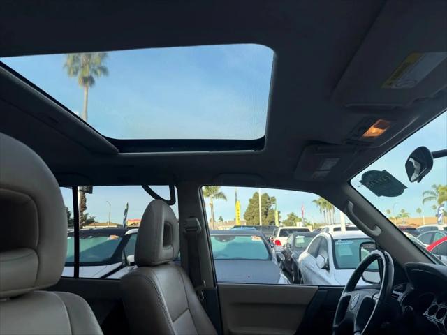 2001 Mitsubishi Montero Limited