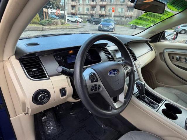 2014 Ford Taurus SE