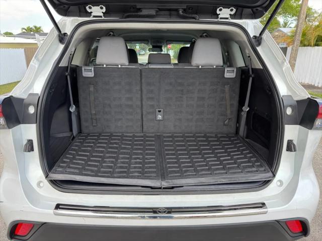 2022 Toyota Highlander L