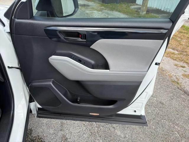 2022 Toyota Highlander L