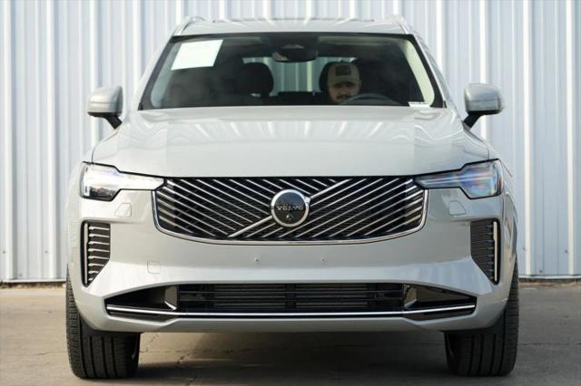 2025 Volvo XC90 Plug-In Hybrid T8 Plus 7-Seater