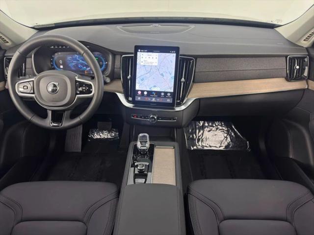 2025 Volvo XC90 Plug-In Hybrid T8 Plus 7-Seater