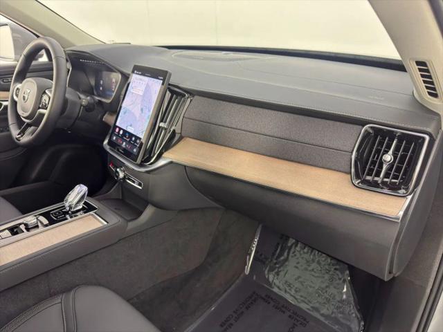 2025 Volvo XC90 Plug-In Hybrid T8 Plus 7-Seater