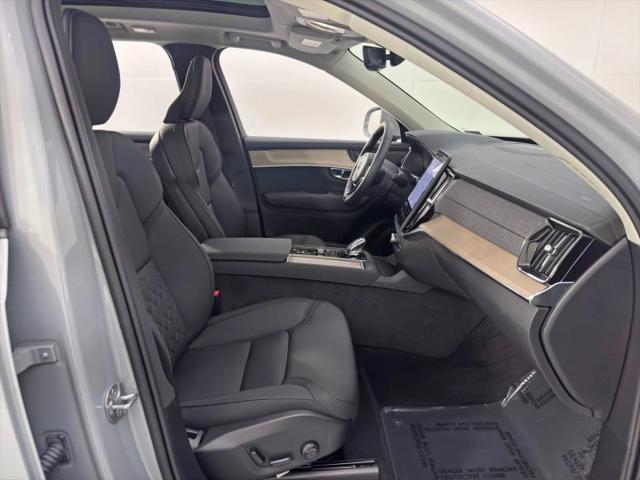 2025 Volvo XC90 Plug-In Hybrid T8 Plus 7-Seater